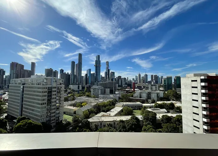 Perfect City View And Gorgeous Apartment