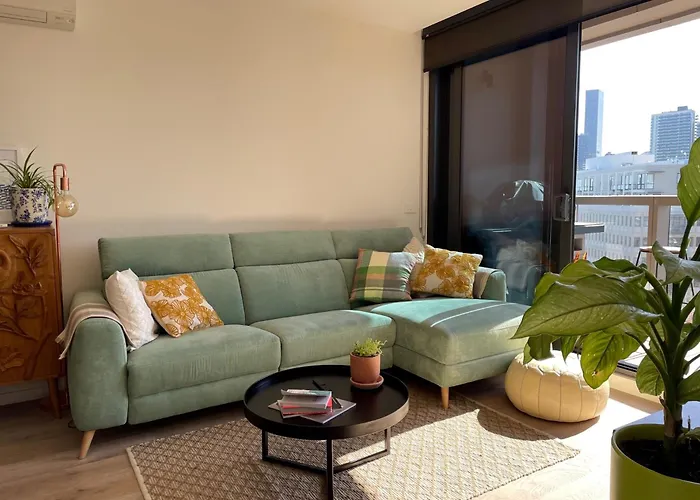 Perfect City View And Gorgeous Apartment